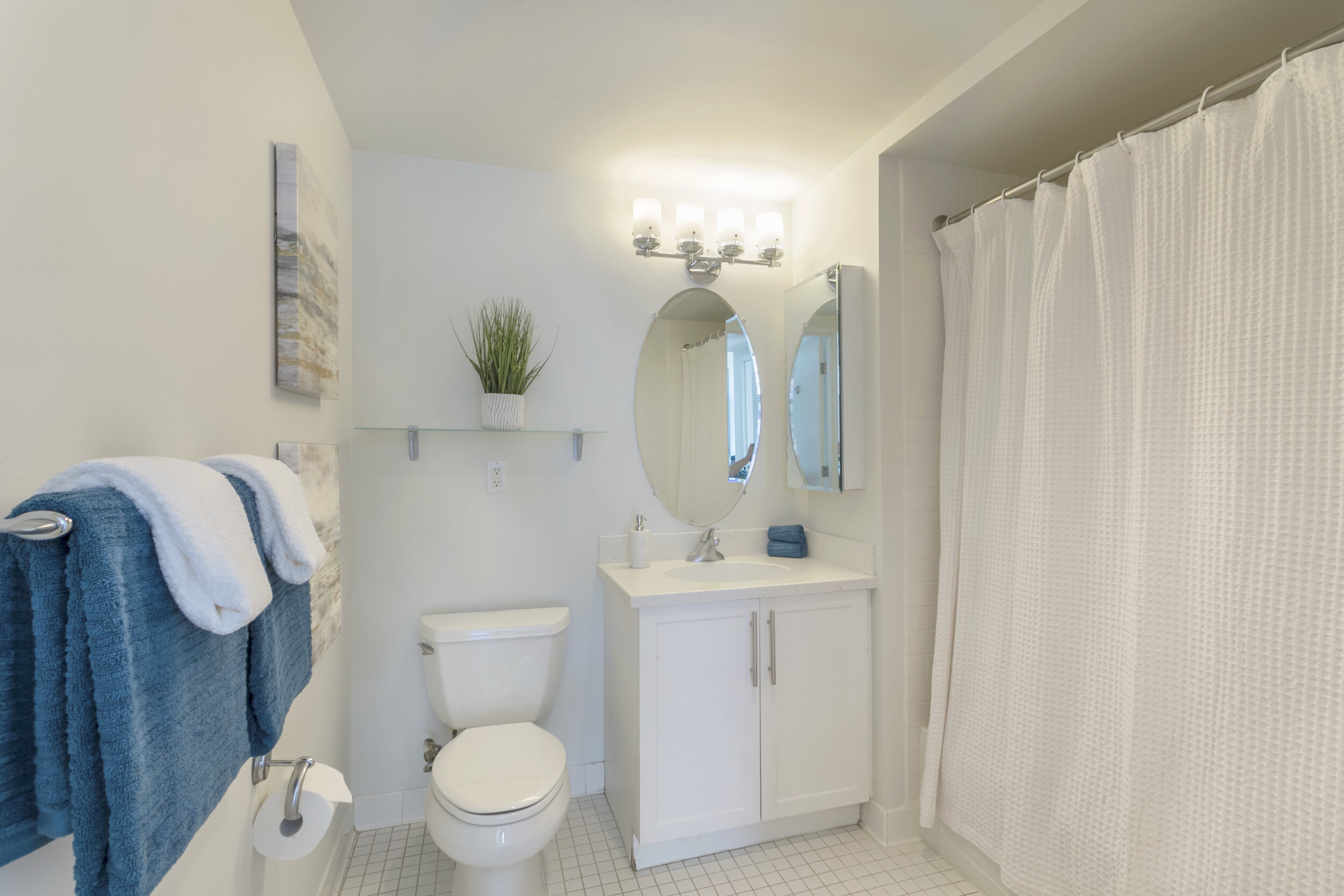Bathroom 2.jpeg