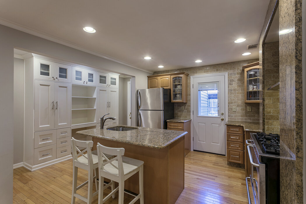 Kitchen 2.jpeg