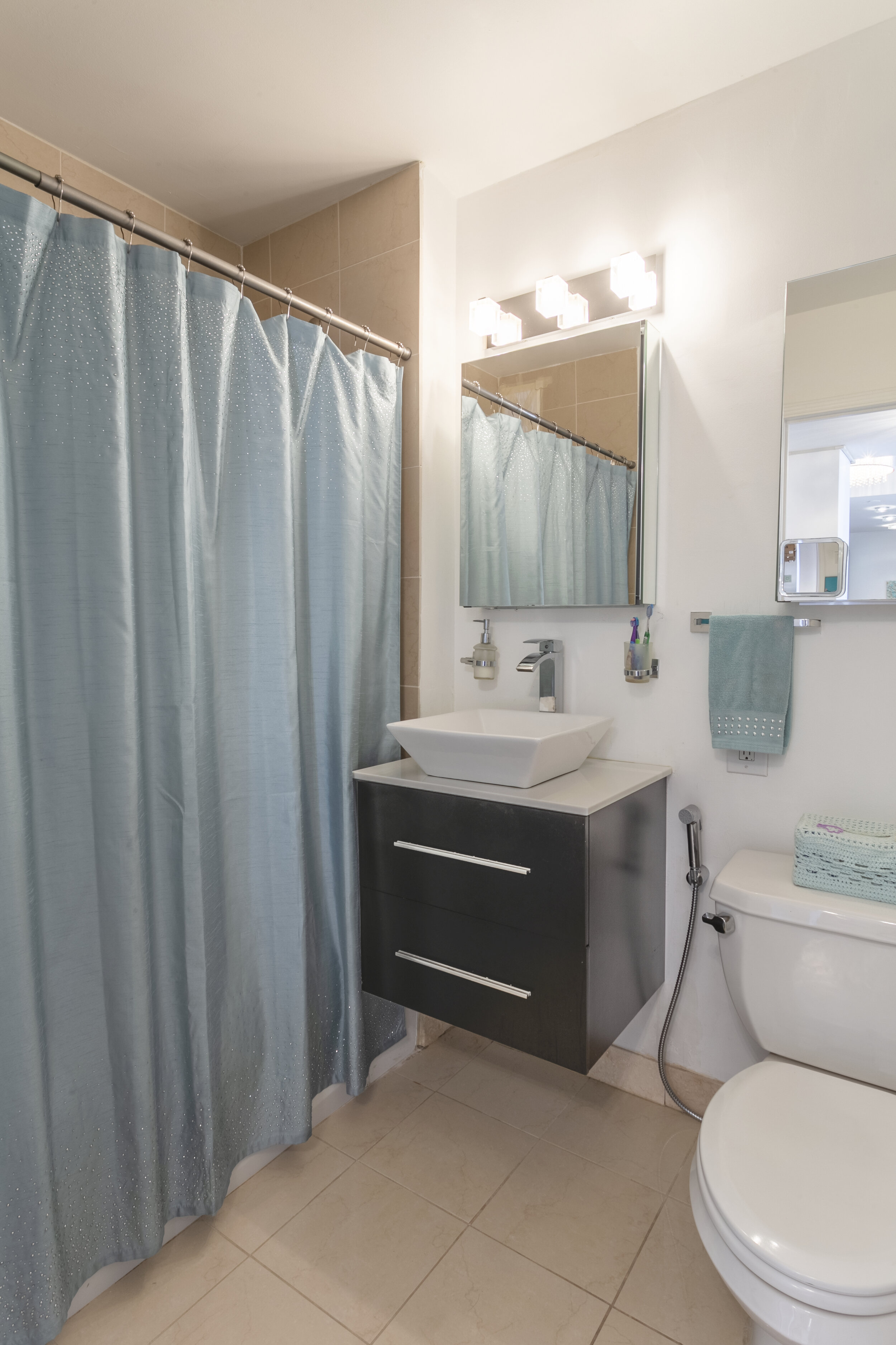 Bathroom 2.jpeg