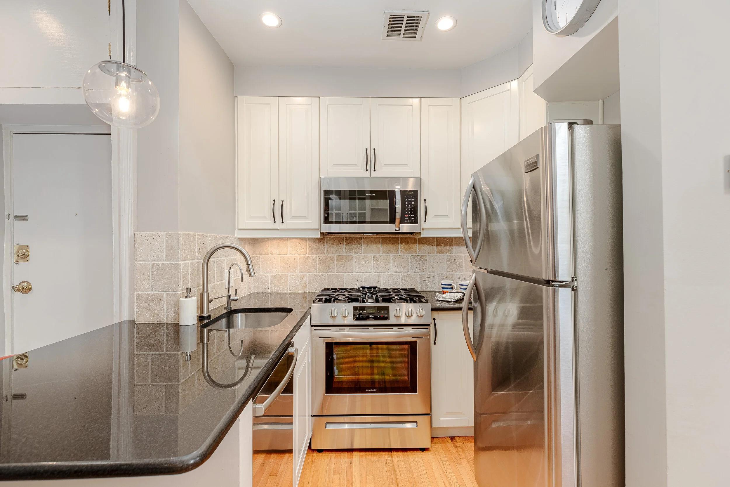 Kitchen 2 (34).jpg
