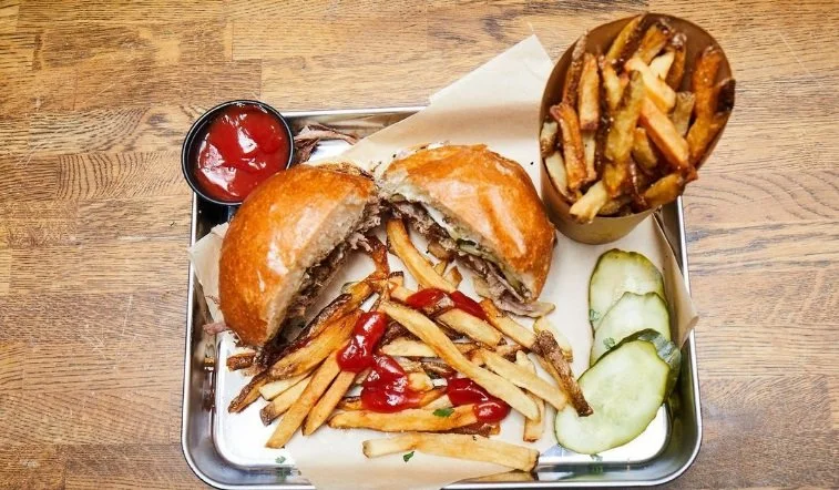 Speedy’s a Perfect Go-To in Paulus Hook