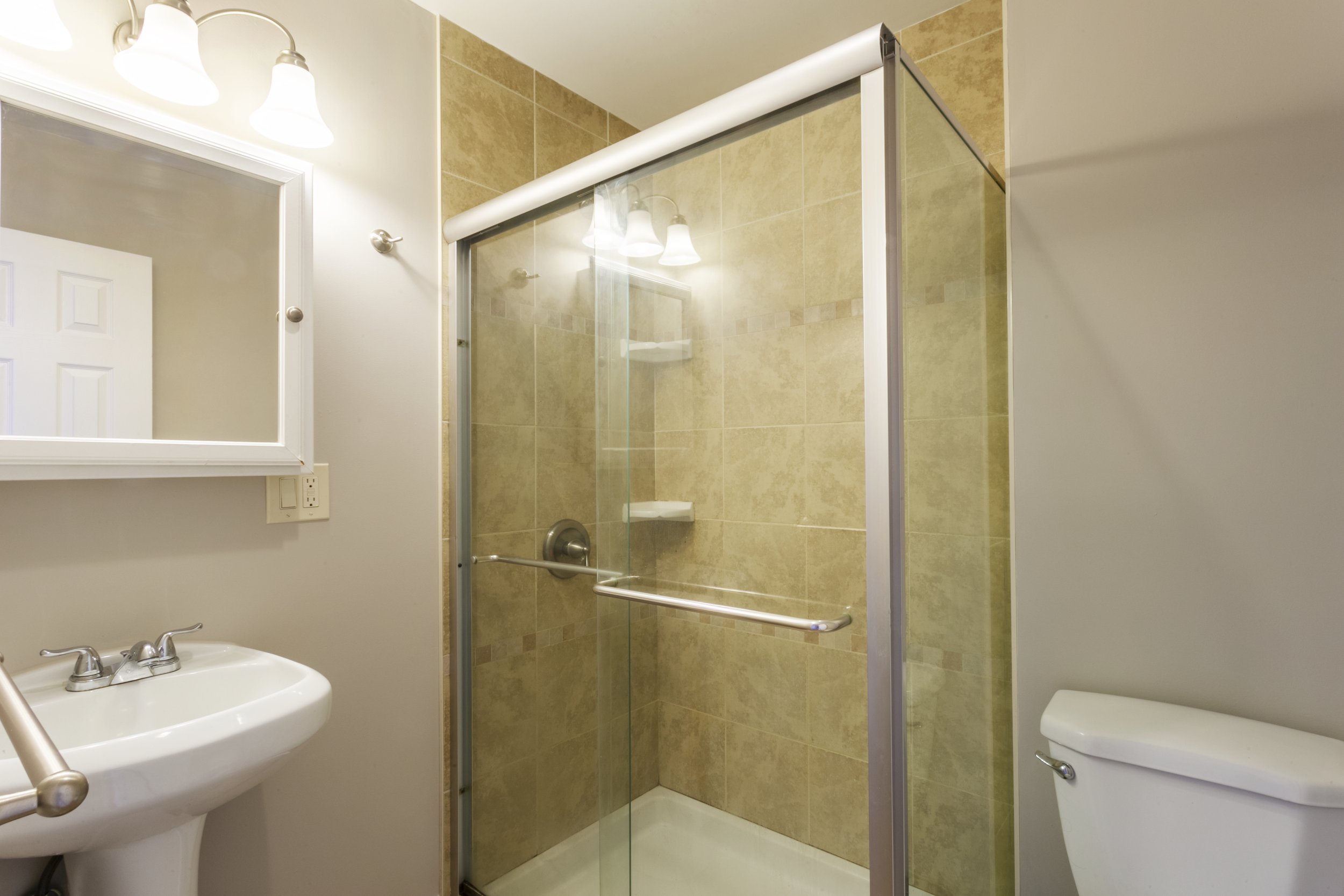 Bathroom 2.jpeg