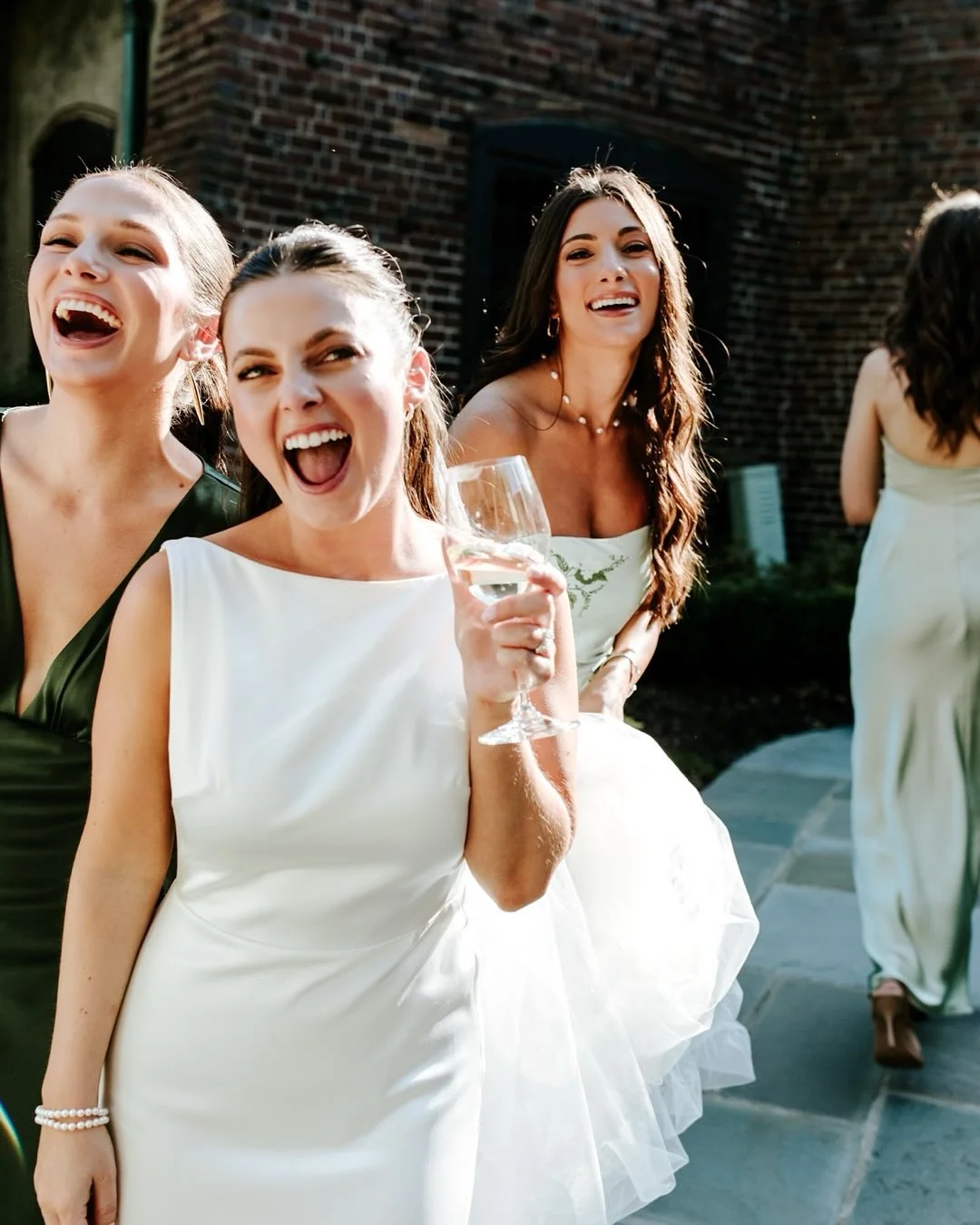 Claudia & Matt & alllll their people… possibly the most joyful crowd I’ve ever witnessed on a wedding day. 🥹