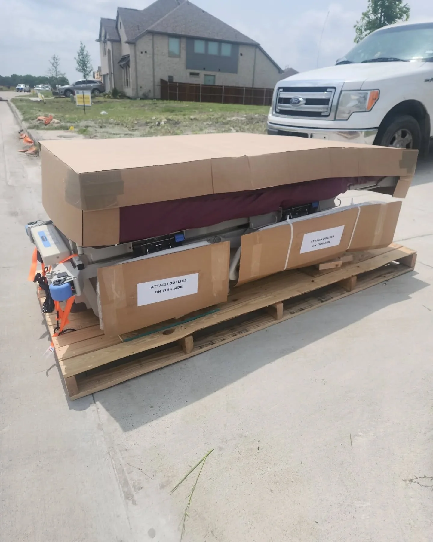 Three strikes and we're out! Three out of three hospital beds have been delivered for @305biomedical !

Next stop, East Coast here we come! Need something picked up or delivered? DM us!

#dallastexas #mesquite #plano #texas #dfw #hospitalbed #hospita