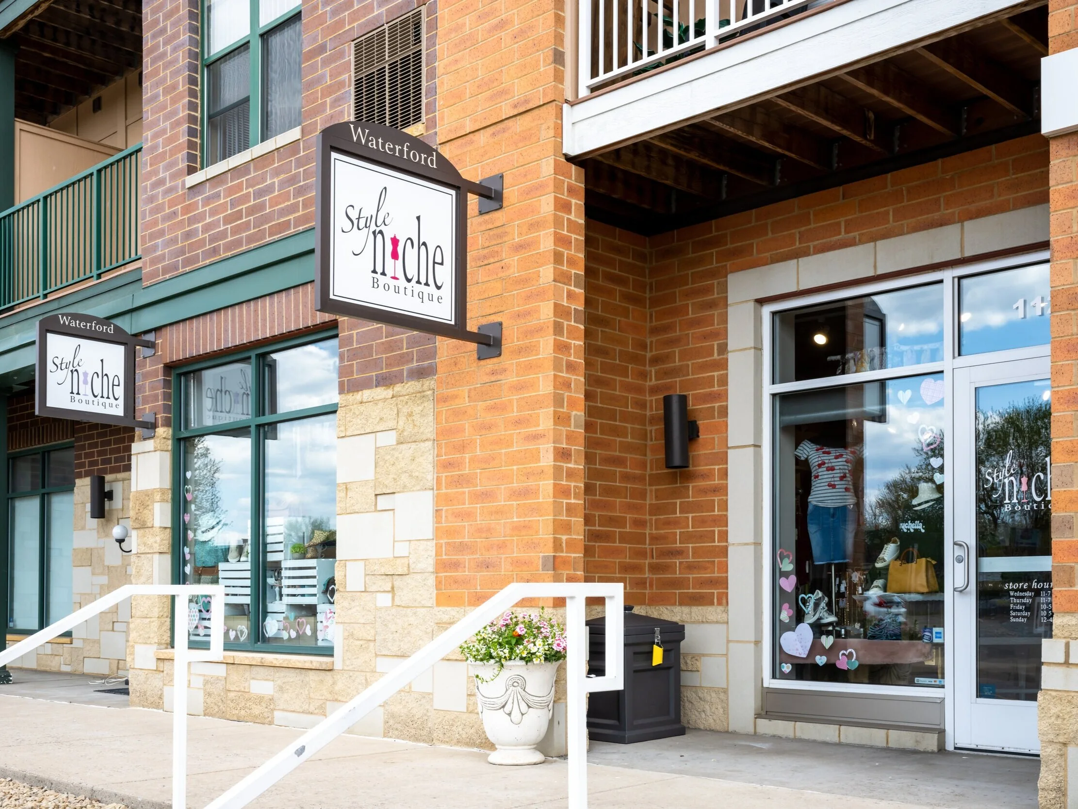 Style Niche Boutique storefront with BoxLock customer pickup box in Rosemount, Minnesota.