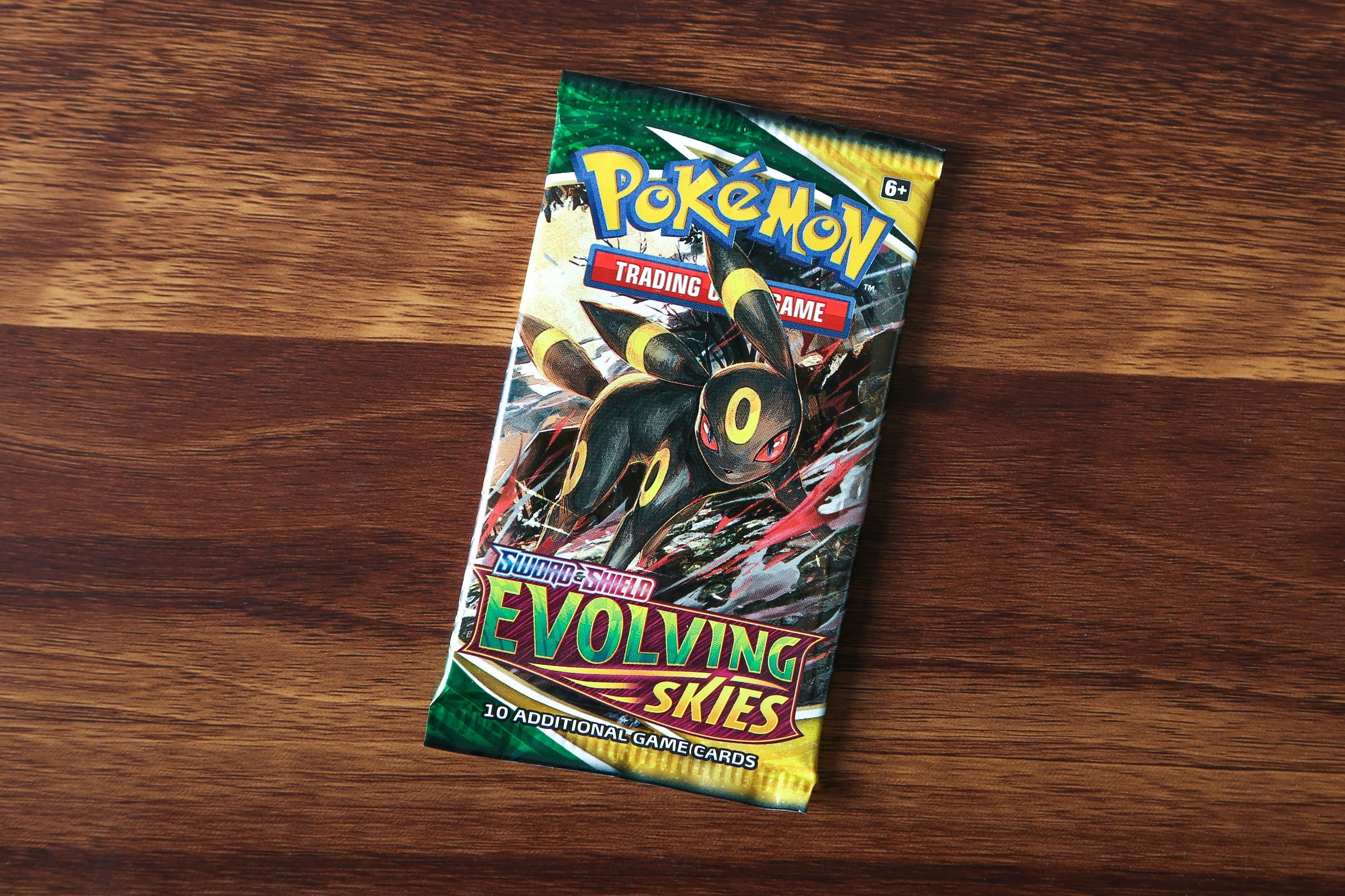 Pokemon Sword & Shield: Evolving Skies Booster Box