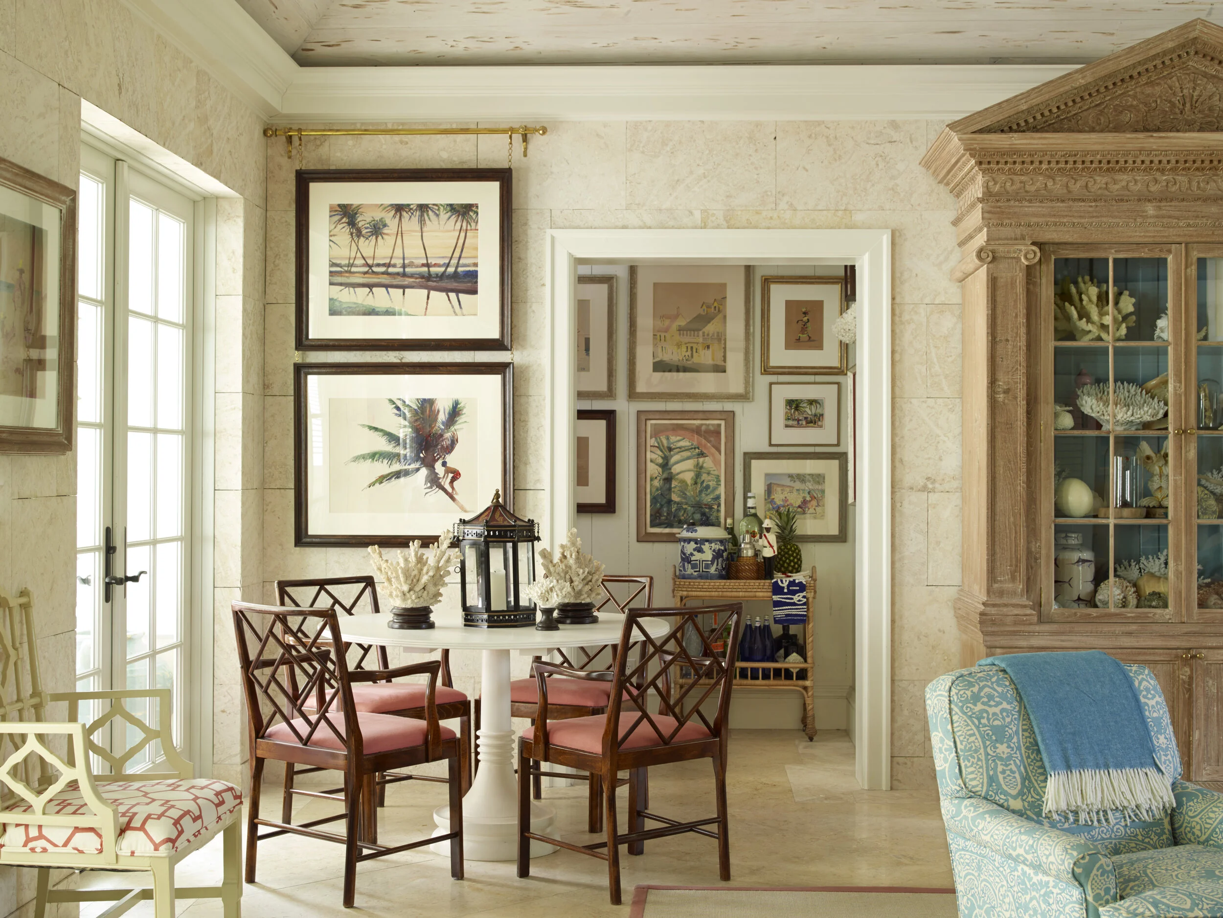 Island Hopping by Amanda Lindroth + Vendome Press + Mcdonald_LivingBar 01_012 (1).jpg