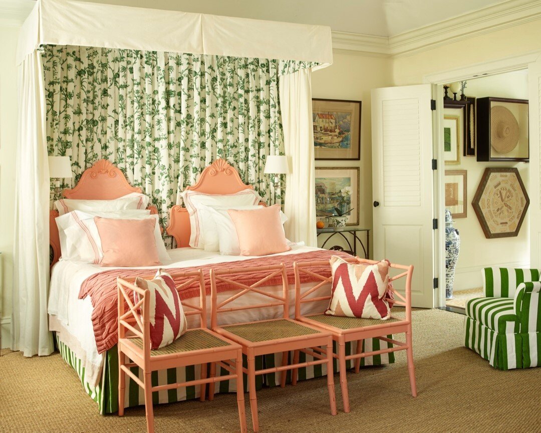 &quot;A pair of coral-painted headboards pops against bed hangings of Brunschwig &amp; Fils West Indies Toile.&quot; - Amanda quoted from her book, Island Hopping 📔✨🌴⠀⠀⠀⠀⠀⠀⠀⠀⠀
.⠀⠀⠀⠀⠀⠀⠀⠀⠀
Project: Windwhistle, Lyford Cay, The Bahamas⠀⠀⠀⠀⠀⠀⠀⠀⠀
. ⠀⠀⠀⠀