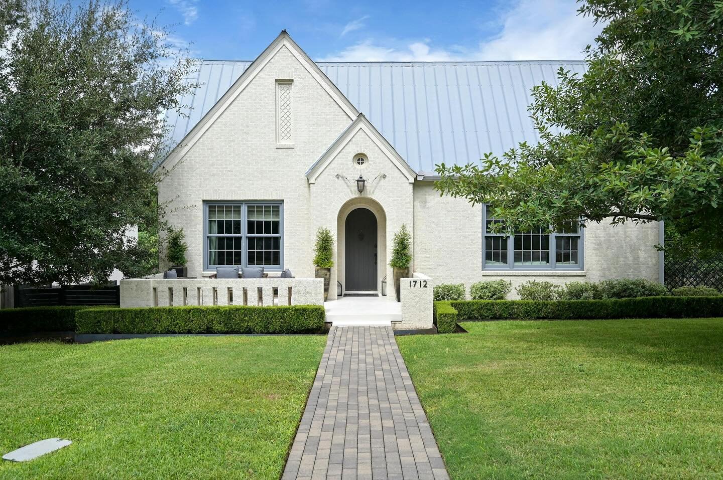 Historic character with elevated style in Old Enfield 💫

Nestled in one of Austin&rsquo;s most iconic neighborhoods, this enchanting 1950s Tudor masterfully blends classic charm with modern sophistication.

With 4 bedrooms, 3 baths, a hidden speakea