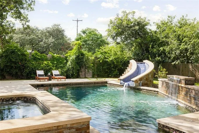 SOLD | Highland Park West

This was an extra special one getting to help family move back to Austin! Still not over this pool 😍

It was such a pleasure working with @erinsellsatx - thank you for making this transaction smooth and enjoyable for every