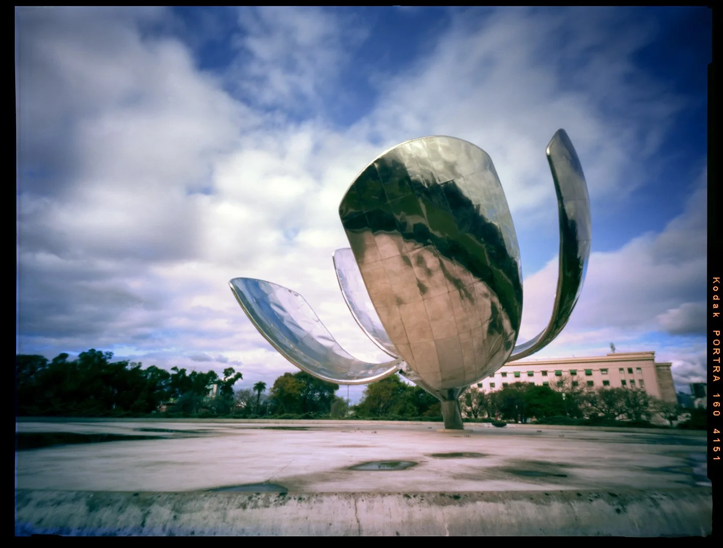 2025_05_HarmanTitan+ Portra 160_BuenosAires_5-1,5sec.jpeg