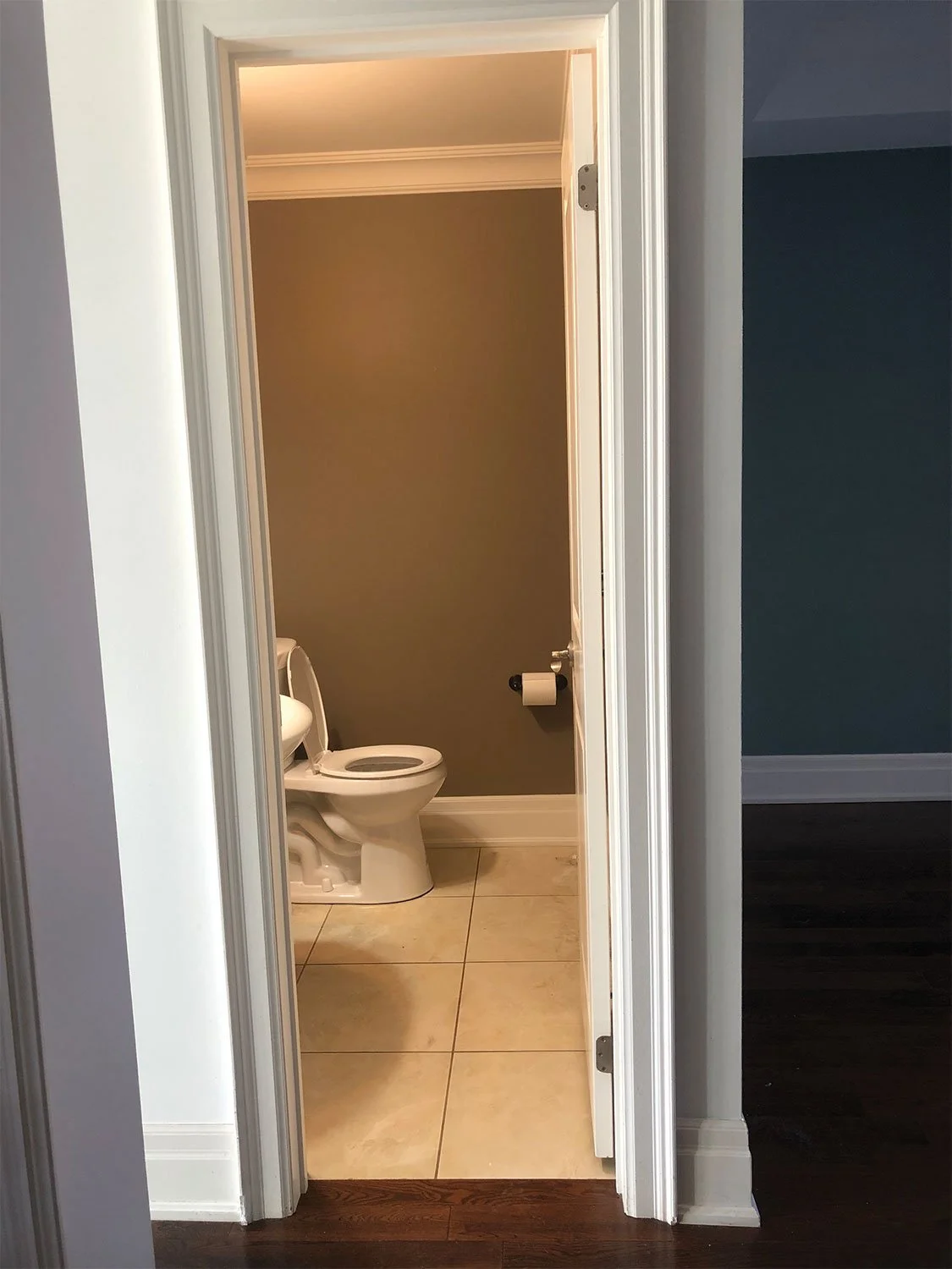 Powder-Room_Before_01.jpg