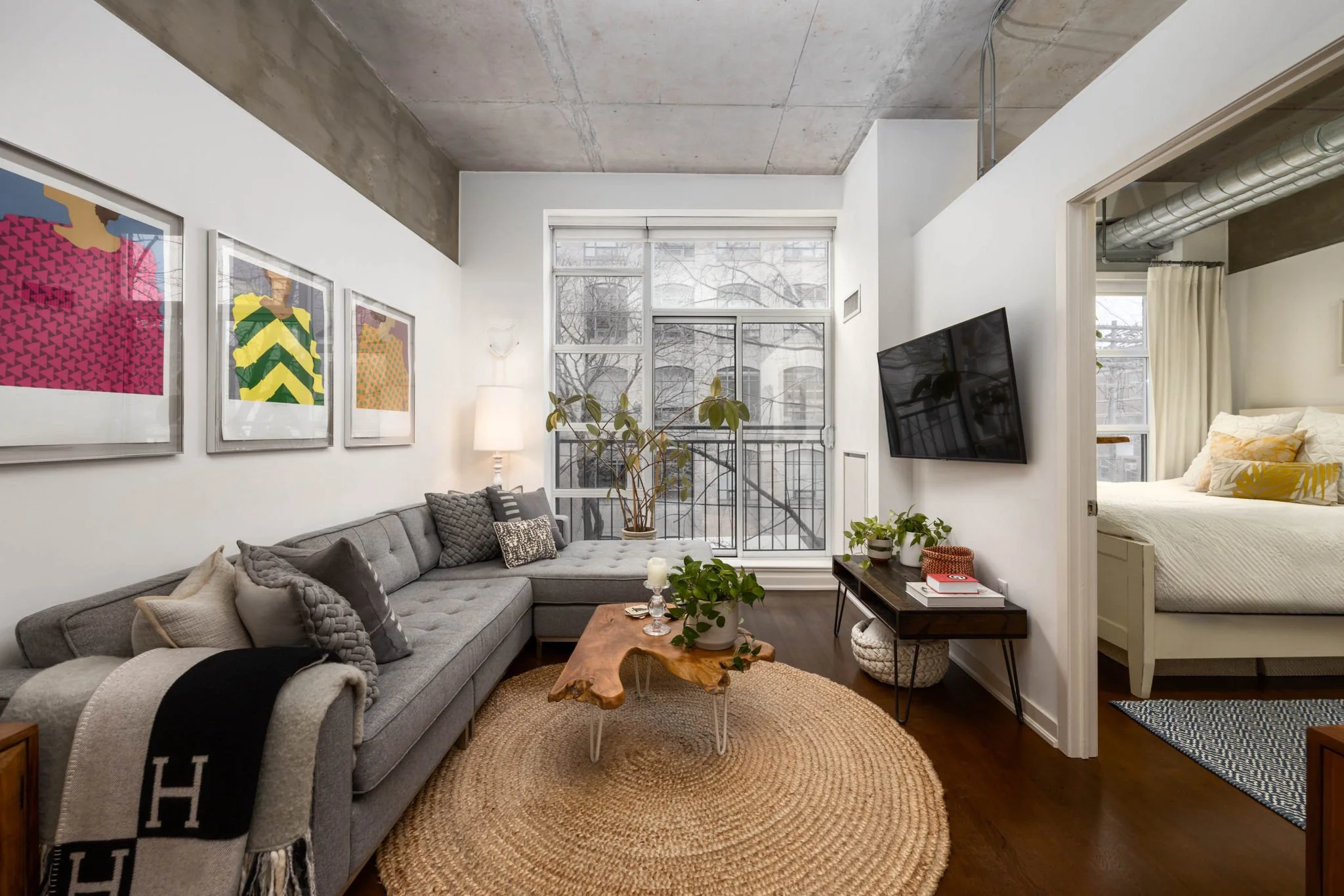 8-web-or-mls-304-955-Queen-St-W-008.jpg