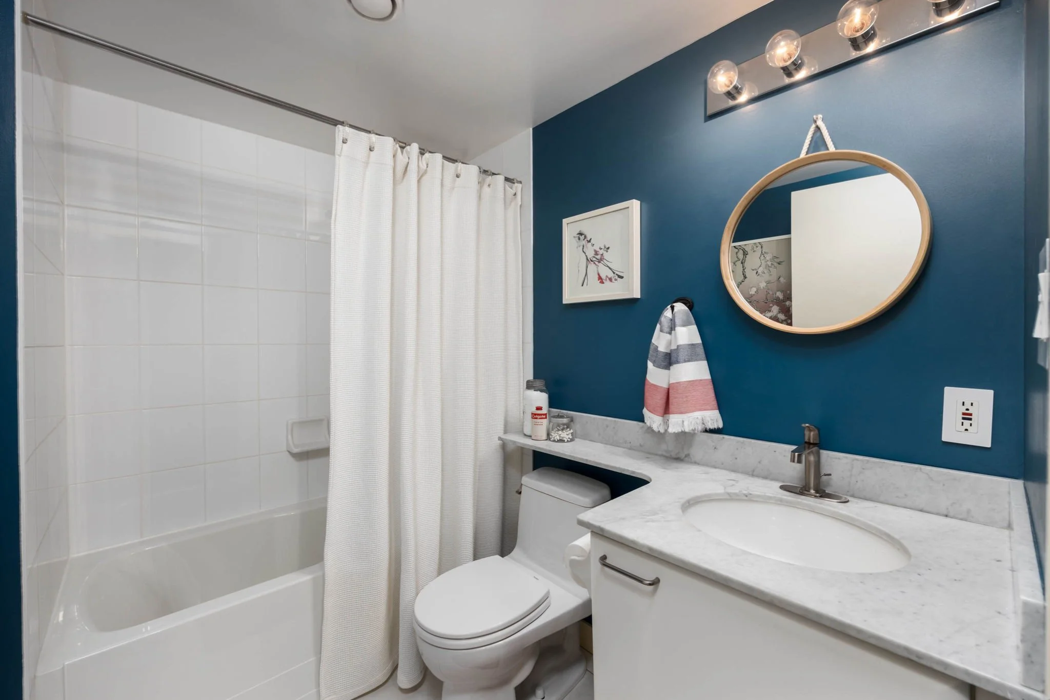 19-web-or-mls-304-955-Queen-St-W-019.jpg