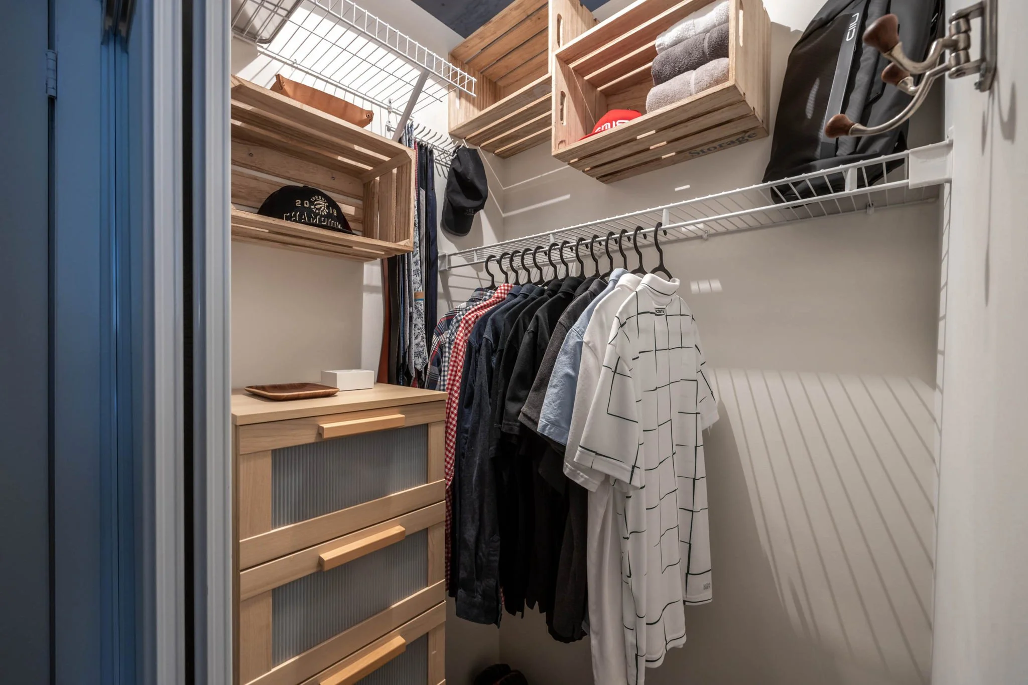 14-web-or-mls-304-955-Queen-St-W-014.jpg