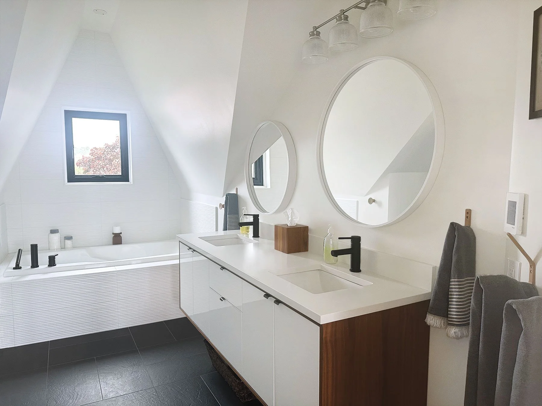 Ensuite Washroom Reno • Design & Decor