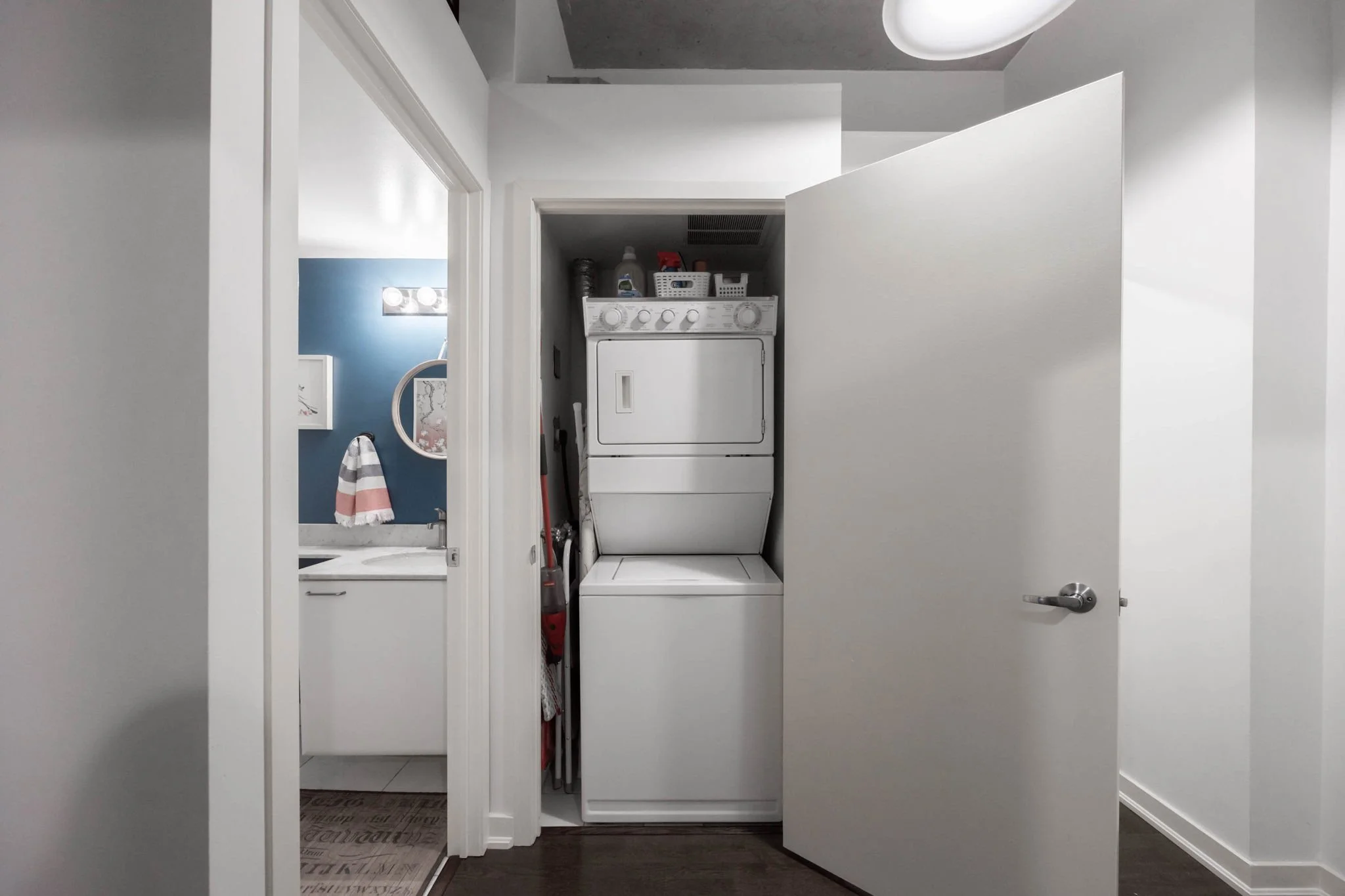 20-web-or-mls-304-955-Queen-St-W-020.jpg