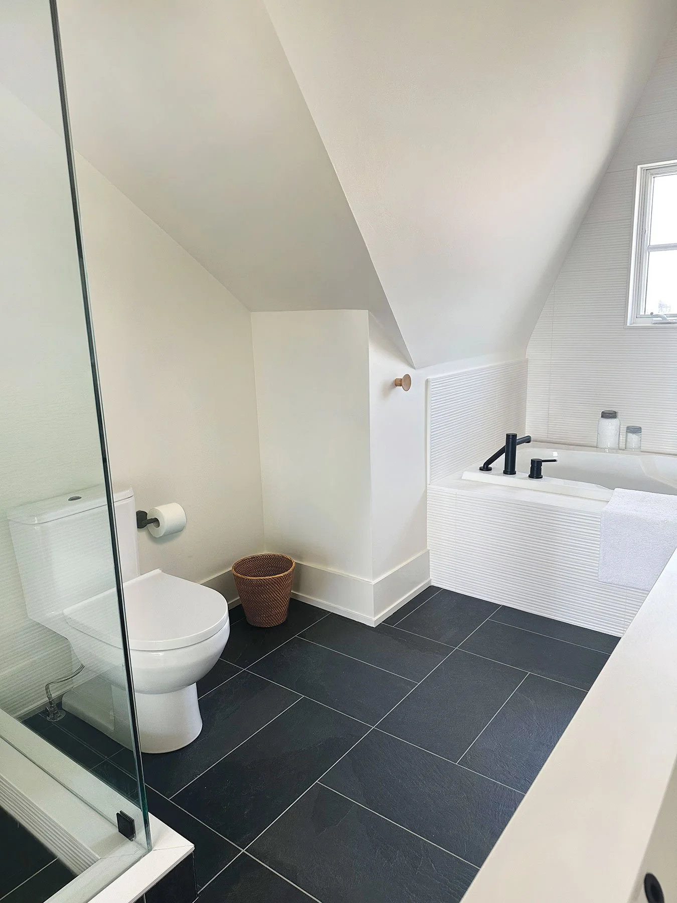 Ensuite-Washroom_After_04.jpg