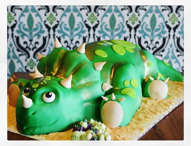 Coolest friendly dinosaur ever!  #hendersonvillenccakes #ashevillecakes #kidscakes #instacake #cakeoftheday