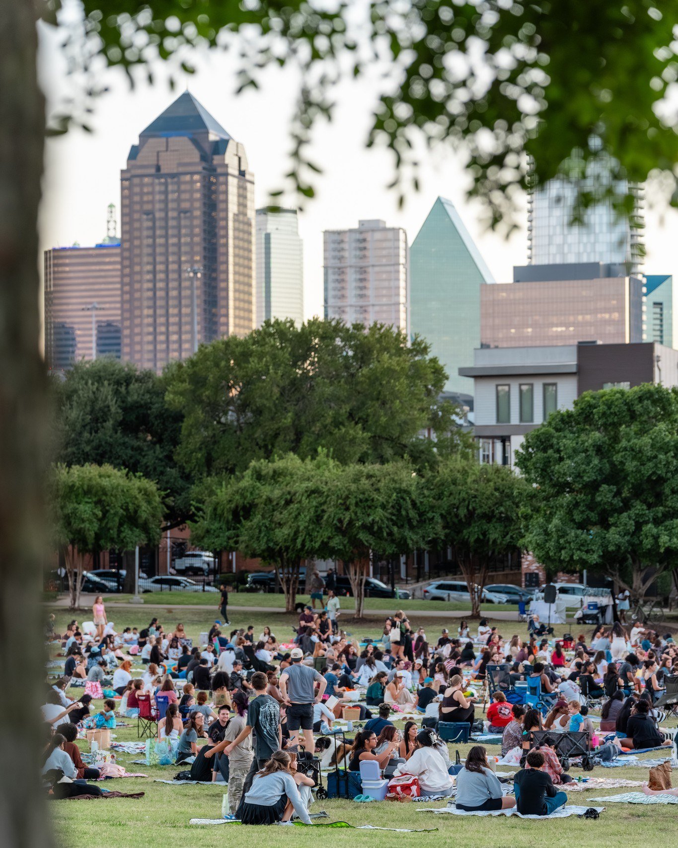 Never not the best time ever shooting an event in the Big D 🏙
Bonus points if you can Name That Movie!

📸 content captured for @monika_normand_creative