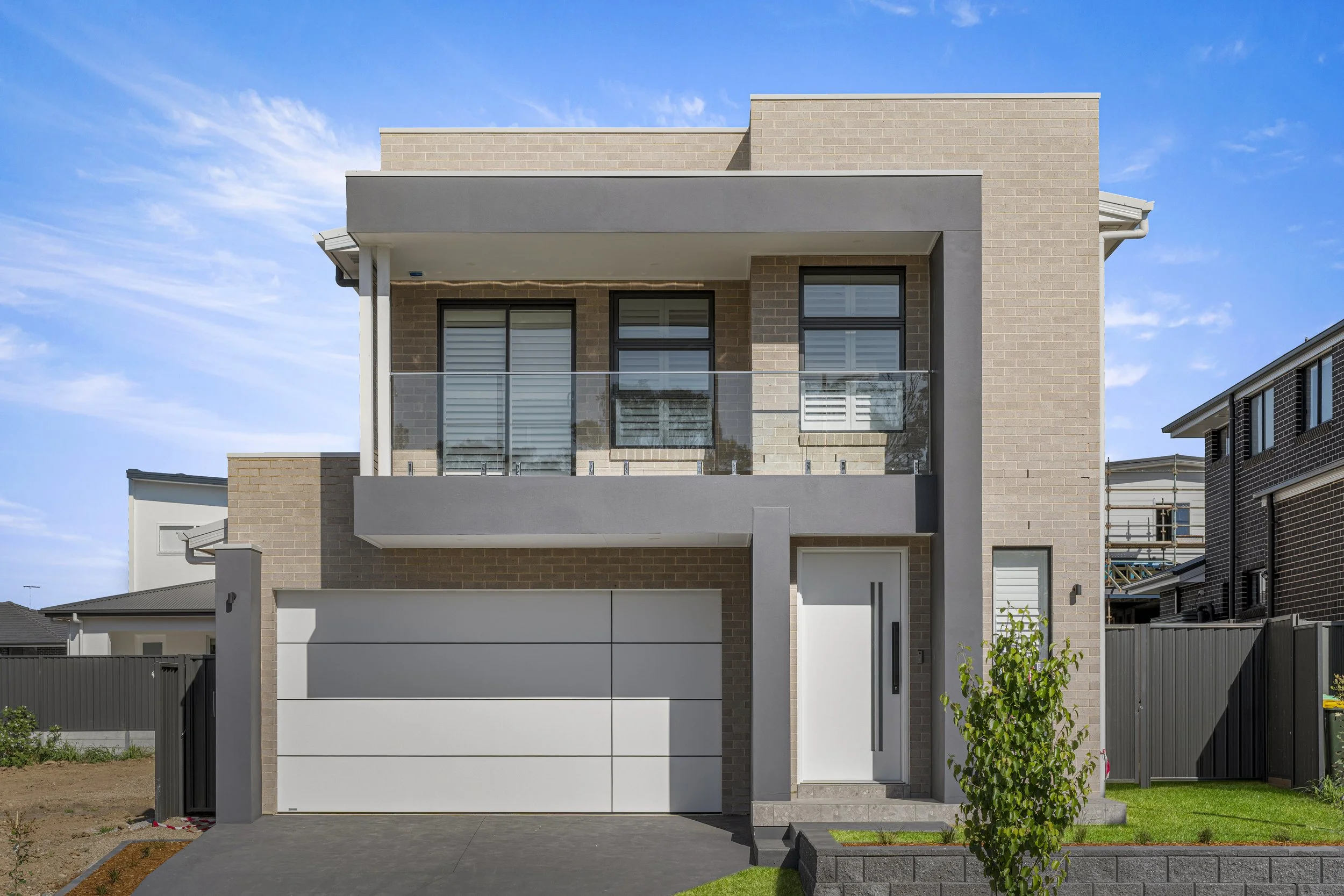 9 Strachan Rd, Oakville.