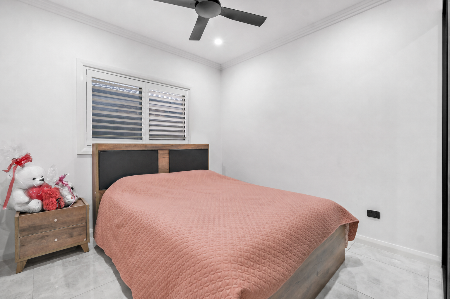 bedroom1.jpg