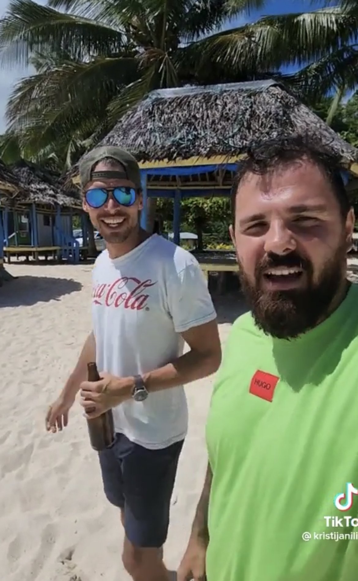 Fa'asea Se Aiga I Lalomanu Ona O Ni Ata Na Pu'eina E Turisi