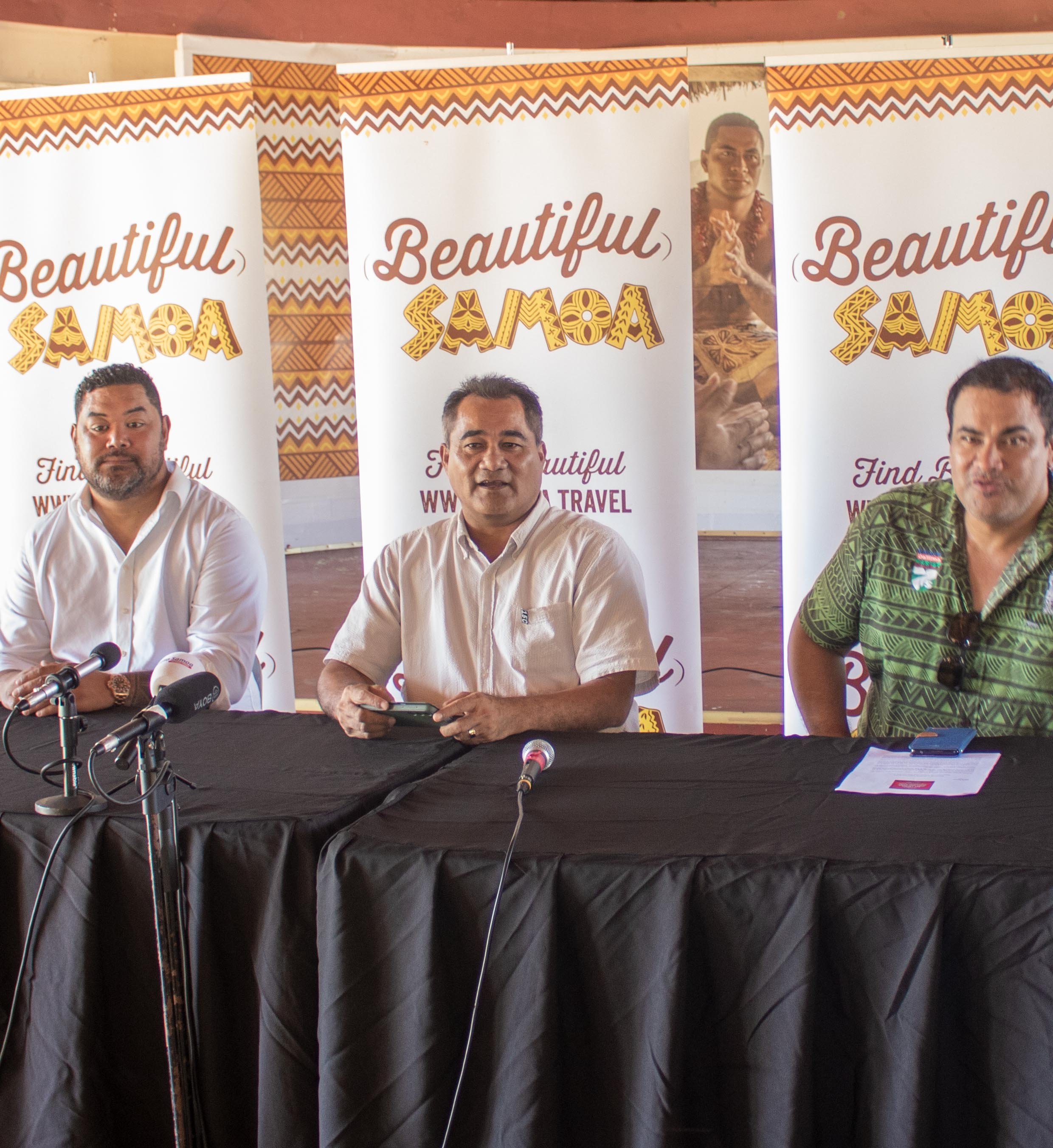 "AUA LE MALOVALE" : Toeolesulusulu Cedric Schuster