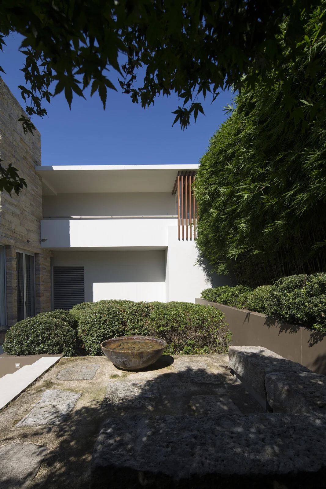 05 Front Entry Courtyard_007999.jpg