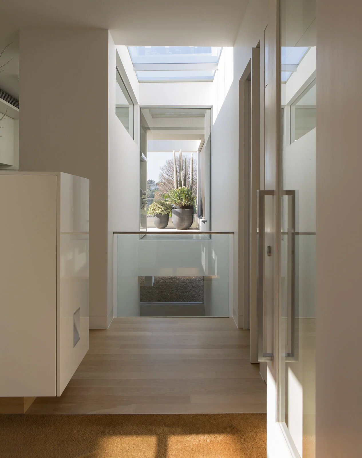 25 Rear Entry Area_008537.jpg