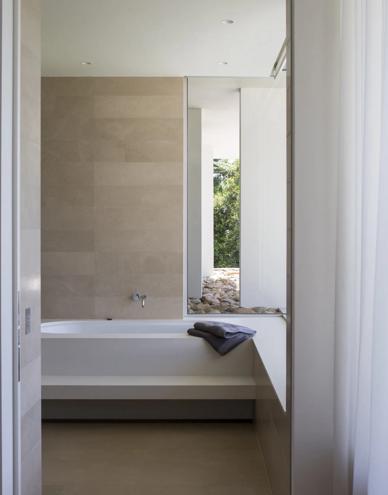 30 Bed 1 Ensuite_008155.jpg