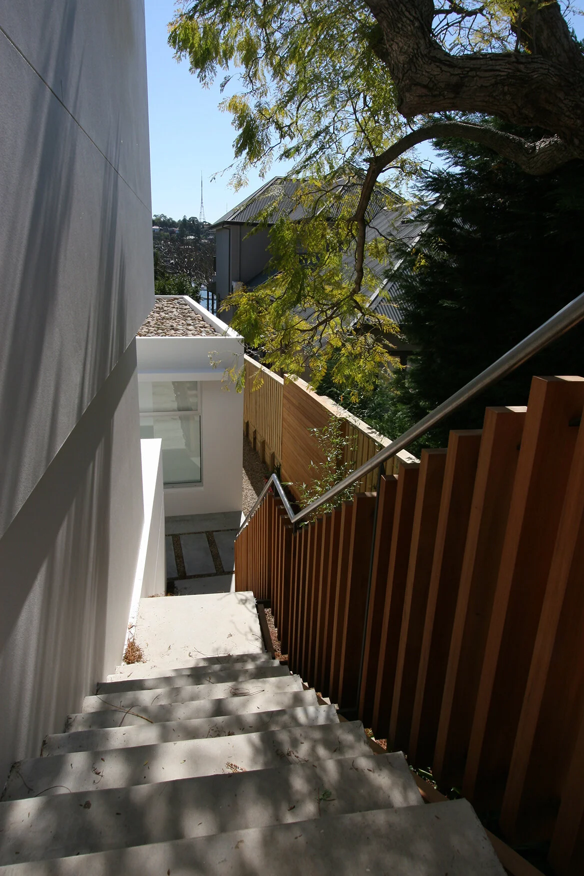 33 Stair side AH 01 ZS.jpg