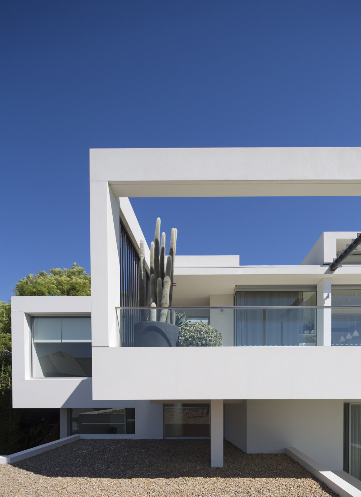 44 Rear Facade from Roof Level_007880.jpg