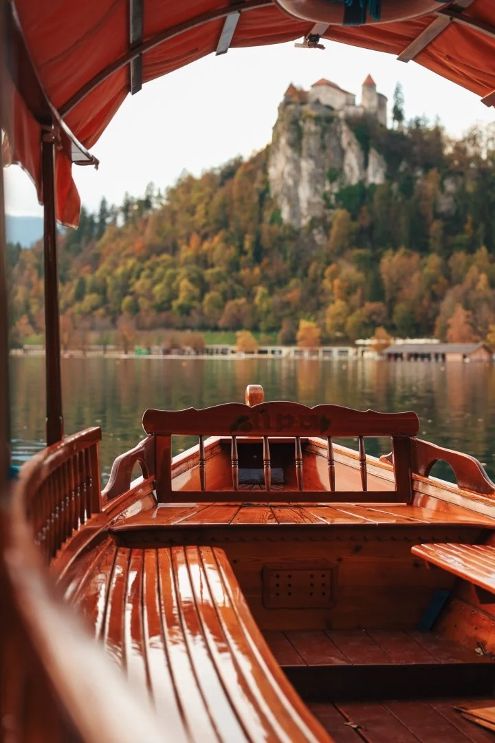 Travel has completely reshaped how I think about gratitude.⁣
⁣
Every time I step outside my usual routine, I&rsquo;m reminded that the real magic is tucked into the smallest moments:⁣
⁣
✨ A random conversation with a stranger that lifts your whole da