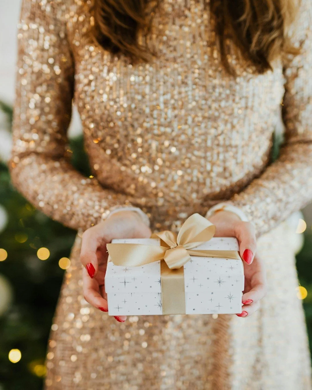 As holiday shopping begins, many travelers are choosing to give something more meaningful this year. A trip offers time together, shared experiences, and memories that last long after the season ends.⁣
⁣
If you are considering gifting travel, now is 