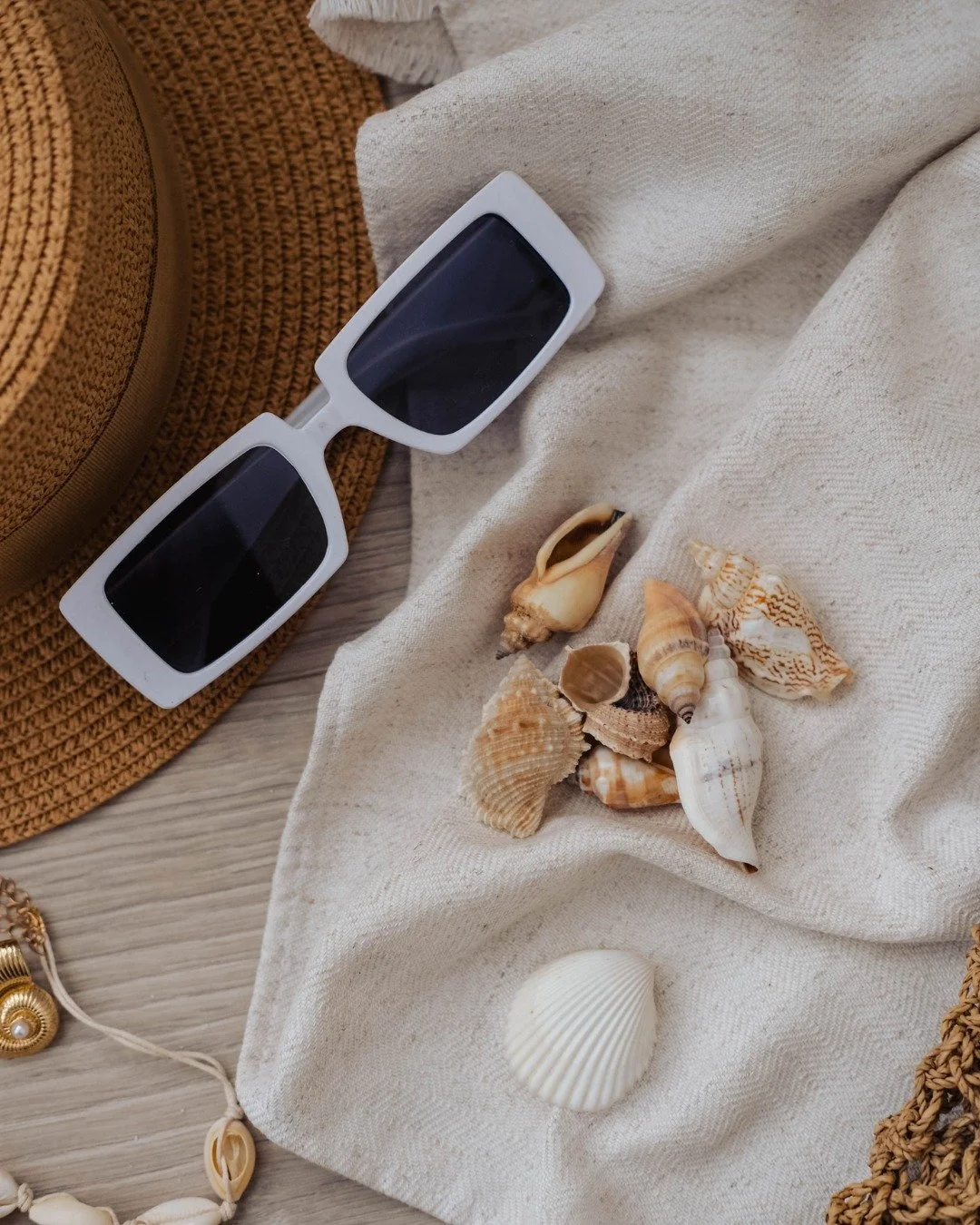 You: &ldquo;I NEED a vacation.&rdquo;⁣
Also you: scrolling flights for 3 hours&hellip; closes the tab&hellip; does nothing⁣
⁣
Sound familiar?⁣
⁣
Planning a trip shouldn&rsquo;t feel like a second job. Between comparing prices, reading reviews, and tr