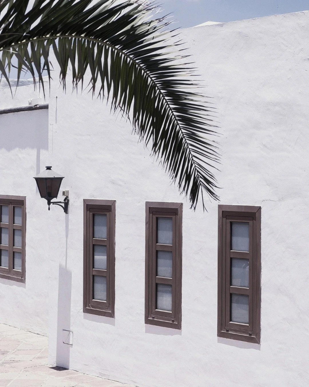 Google can give you options&hellip;⁣
I give you the right one. ⁣
⁣
Because let&rsquo;s be honest&mdash;anyone can search &ldquo;best resorts&rdquo; or &ldquo;cheap flights.&rdquo;⁣
But that usually leads to 20 open tabs, mixed reviews, and second-gue