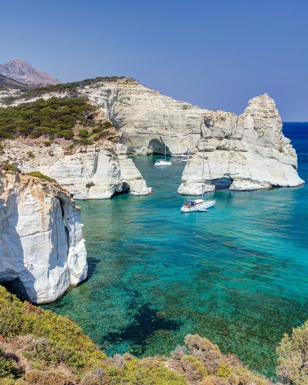 If Greece has been on your list, but you&rsquo;ve been waiting for the right time to go, consider fall your sign.⁣
⁣
September and October bring warm days, comfortable evenings, fewer crowds, and a slower pace that makes it easier to actually enjoy t