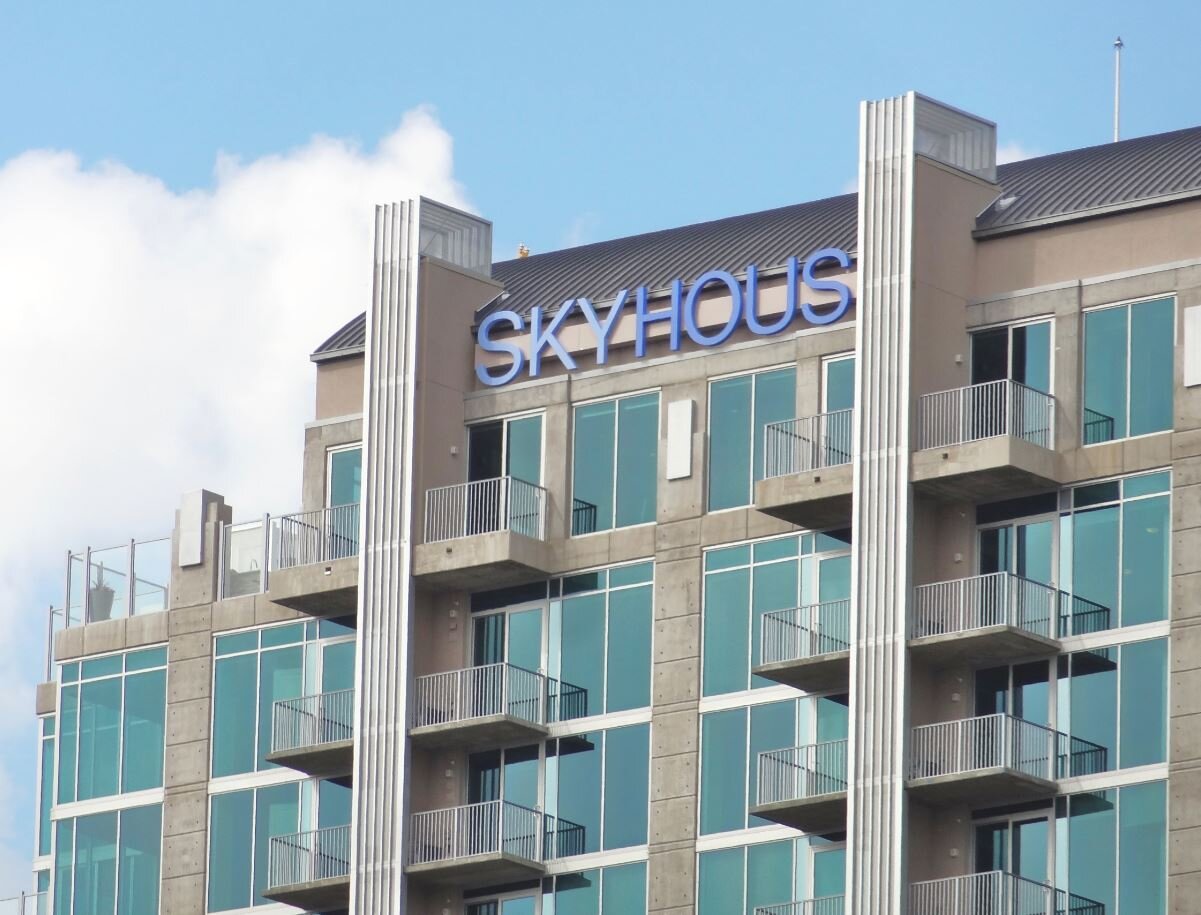 Skyhouse-Dallas-West-End.jpg