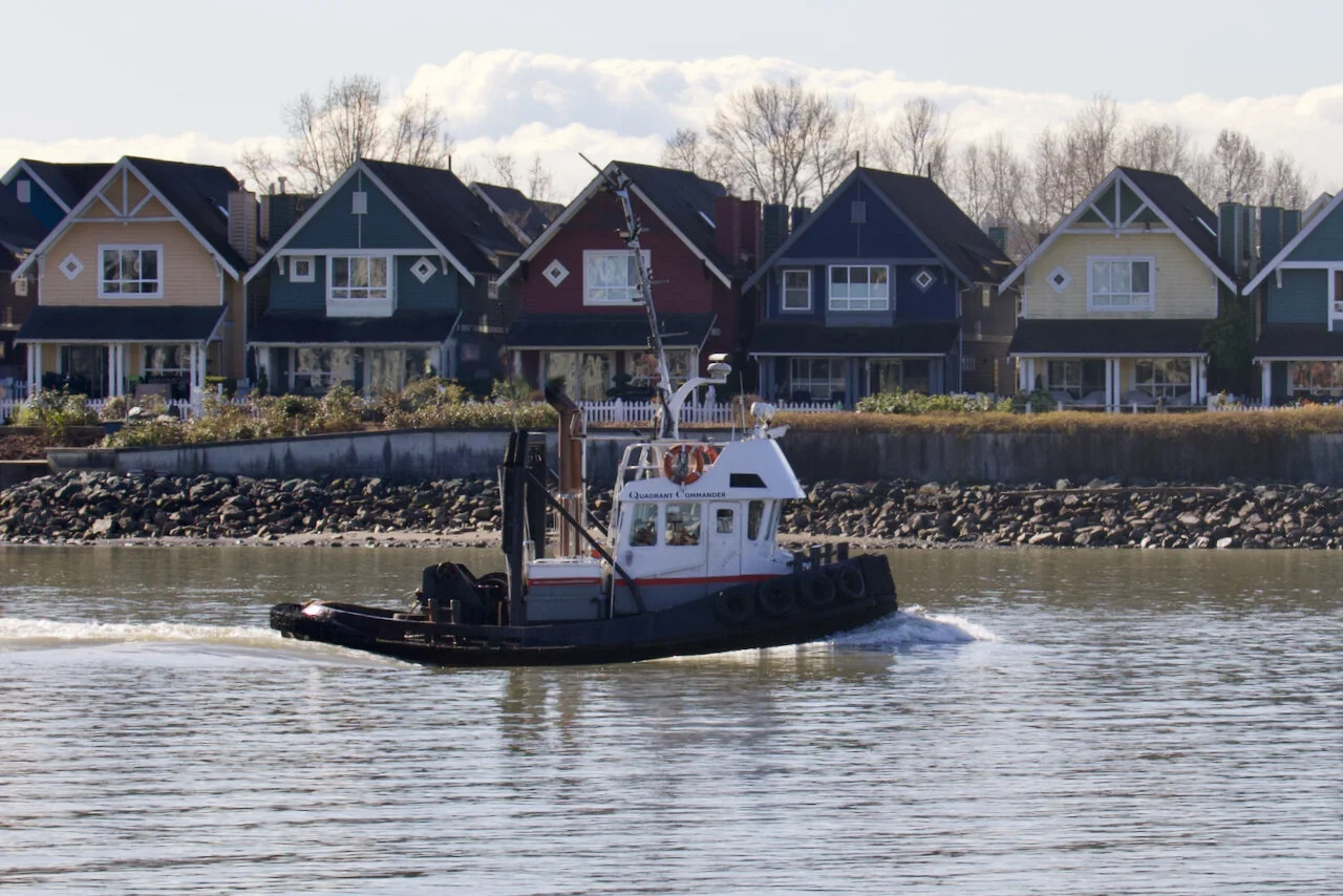 Quadrant Towing tugboat “QUADRANT COMMANDER” in Fraser River, March 29, 2021Click image for lightbox.