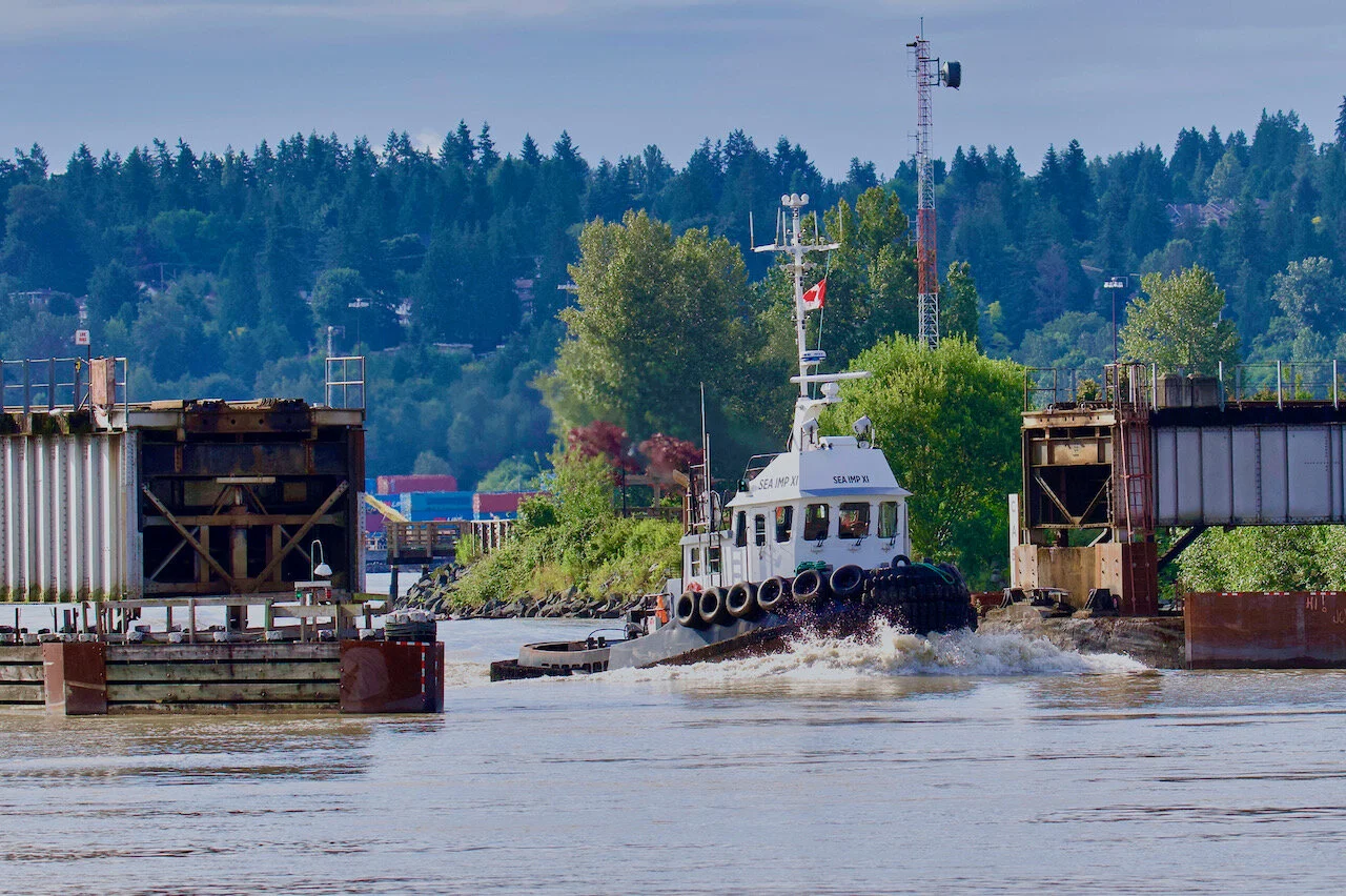 Catherwood Towing Ltd.’s “SEA IMP XI” enters the North Arm of the Fraser RiverClick image for lightbox.
