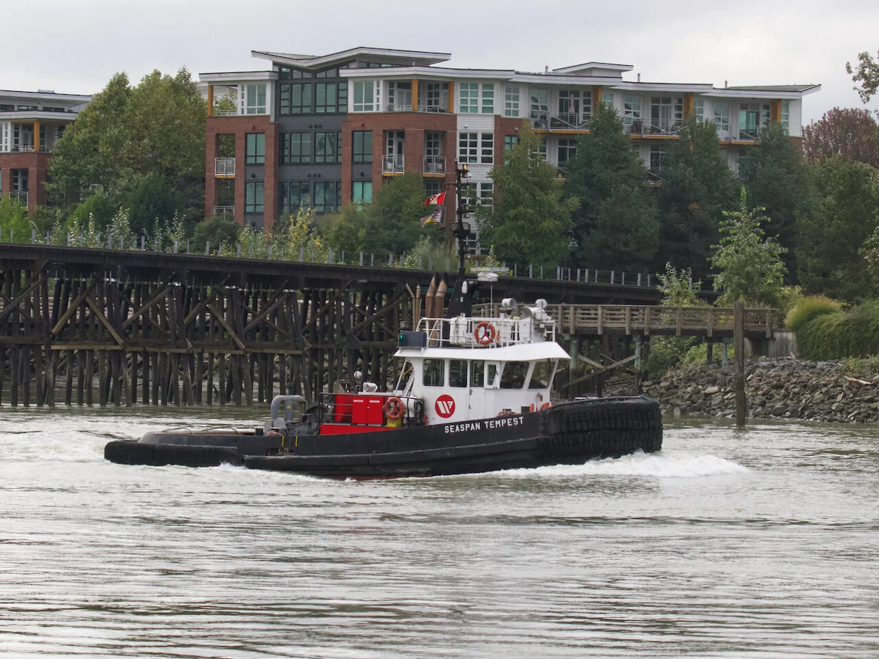 Tugboat “SEASPAN TEMPEST” in Fraser River, New Westminster, B.C., September 2021.Click image for lightbox.