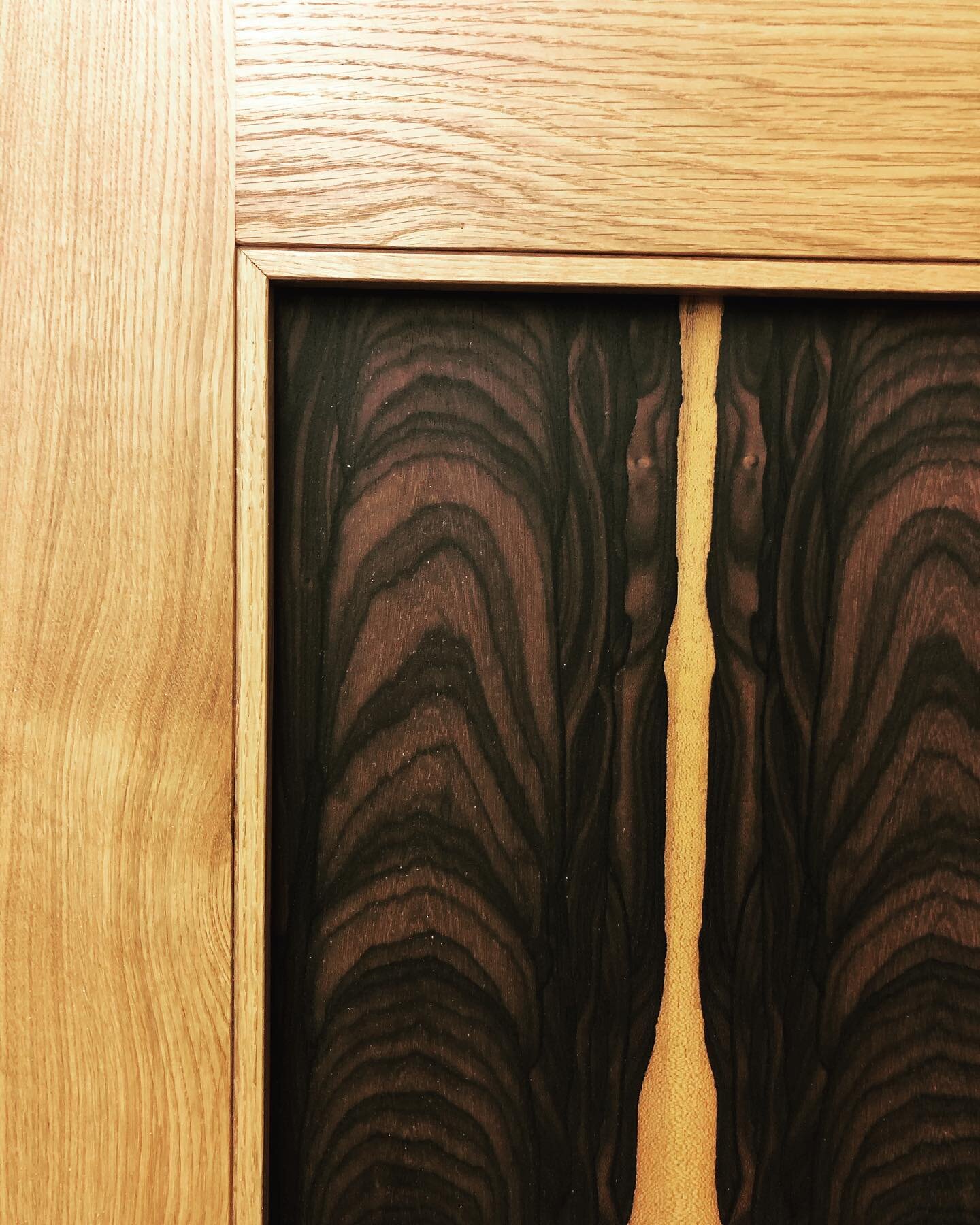 Sneak peak, full photo coming!
&hellip;
Our clients went big and bold with their choice of wood for their front door, LOVE IT!
.
.
.
#entrydoor #ziricote