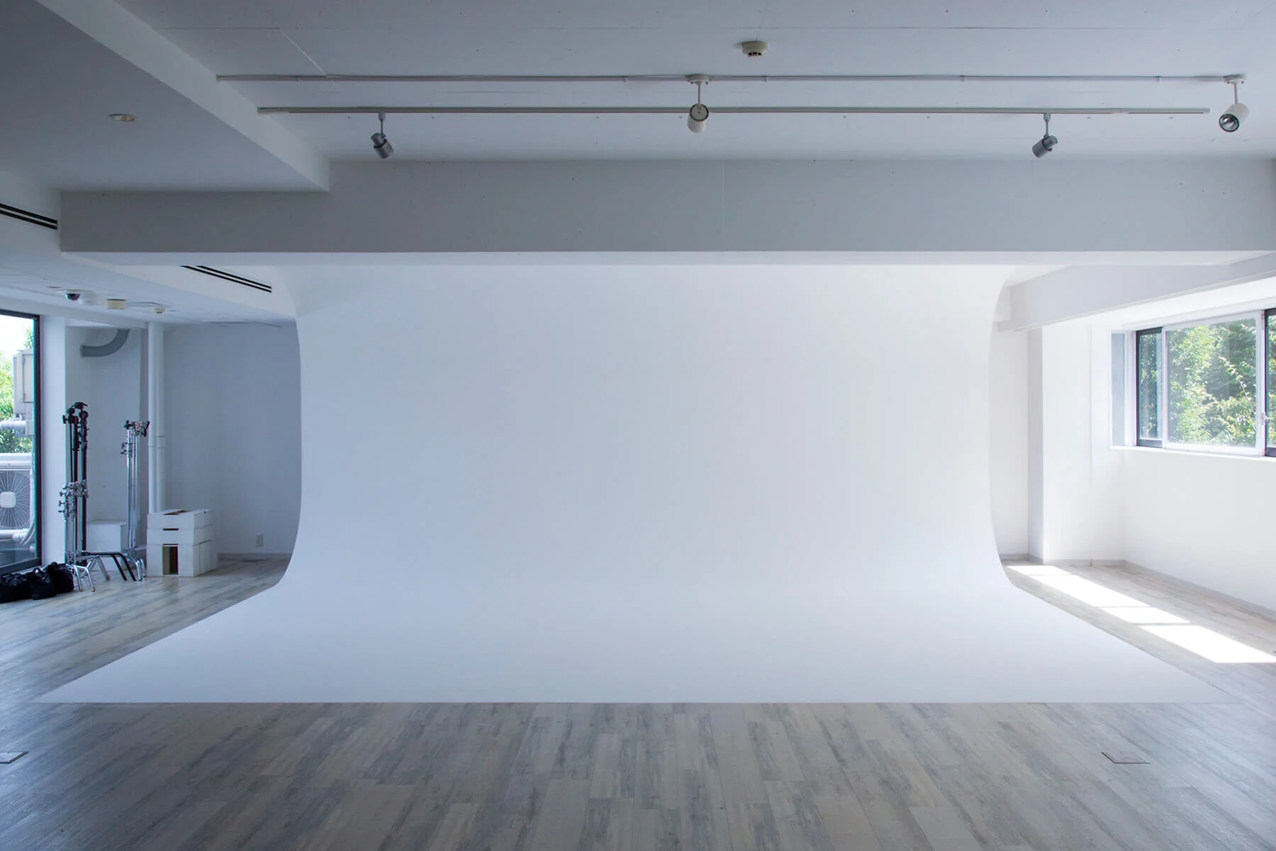 Studio B 自然光 白ホリとハウススタジオ Studio Terranova 代々木上原の自然光レンタル撮影スタジオ 渋谷 新宿エリア