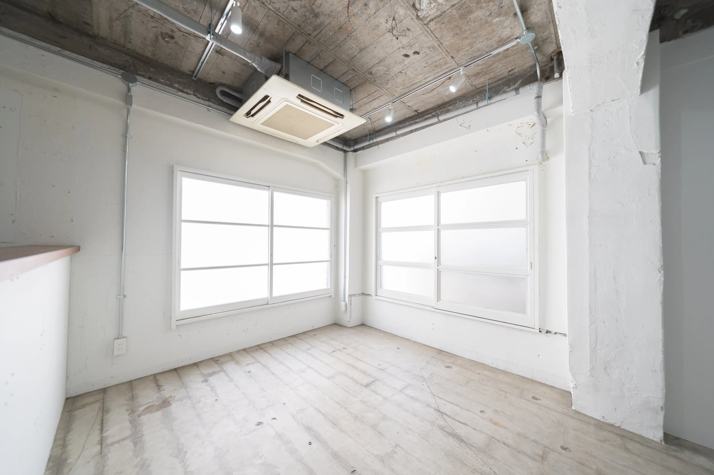 WIP Studio（2F） / 大きな窓