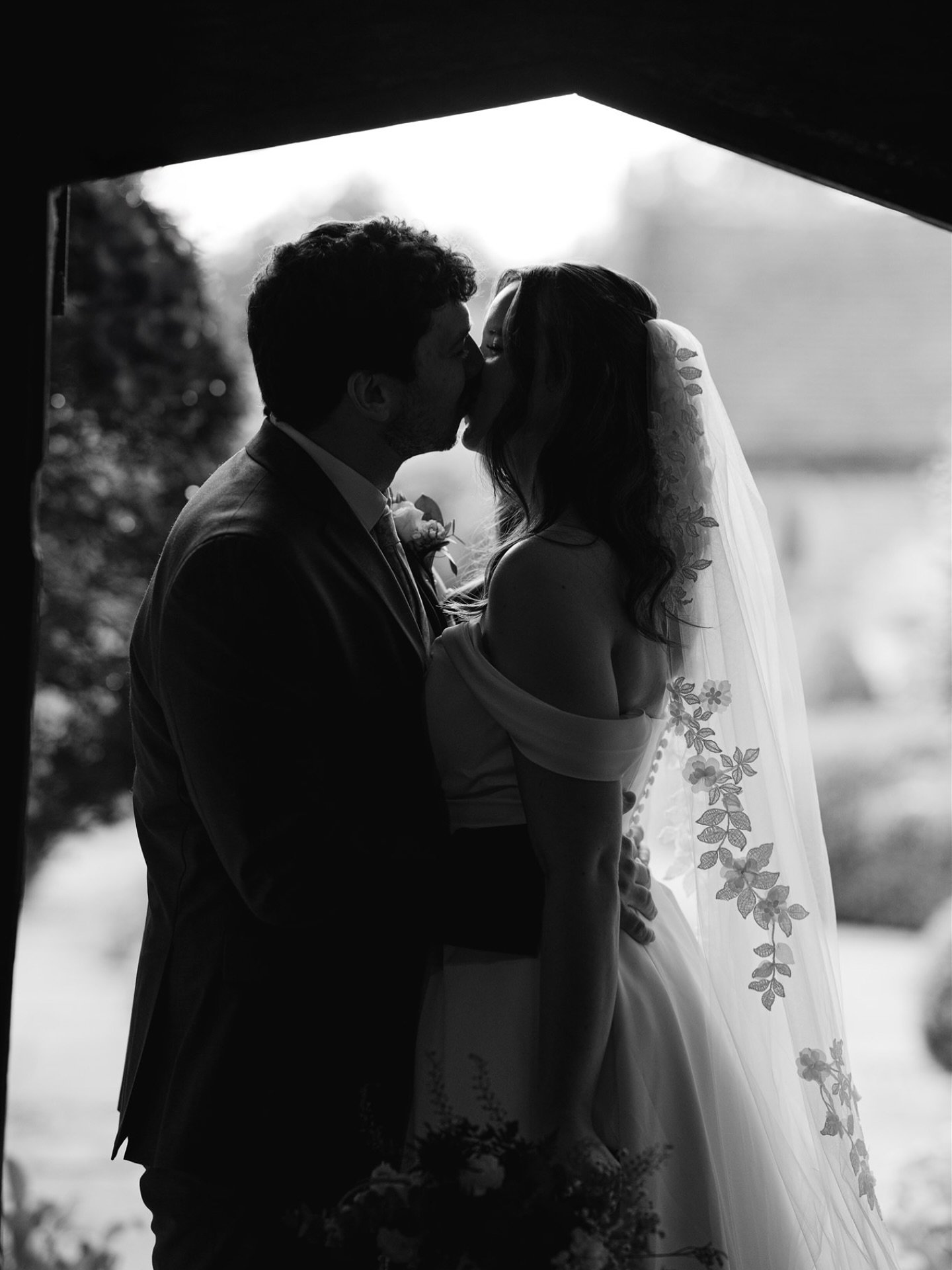 Emily and Elliot at Gorcott Hall, effortlessly stylish, endlessly in love.
⁠
They moved through the day with such joy and presence, fully in it with each other. The kind of couple who make you feel lucky to do this job.
⁠
@gorcotthall gave us its bes