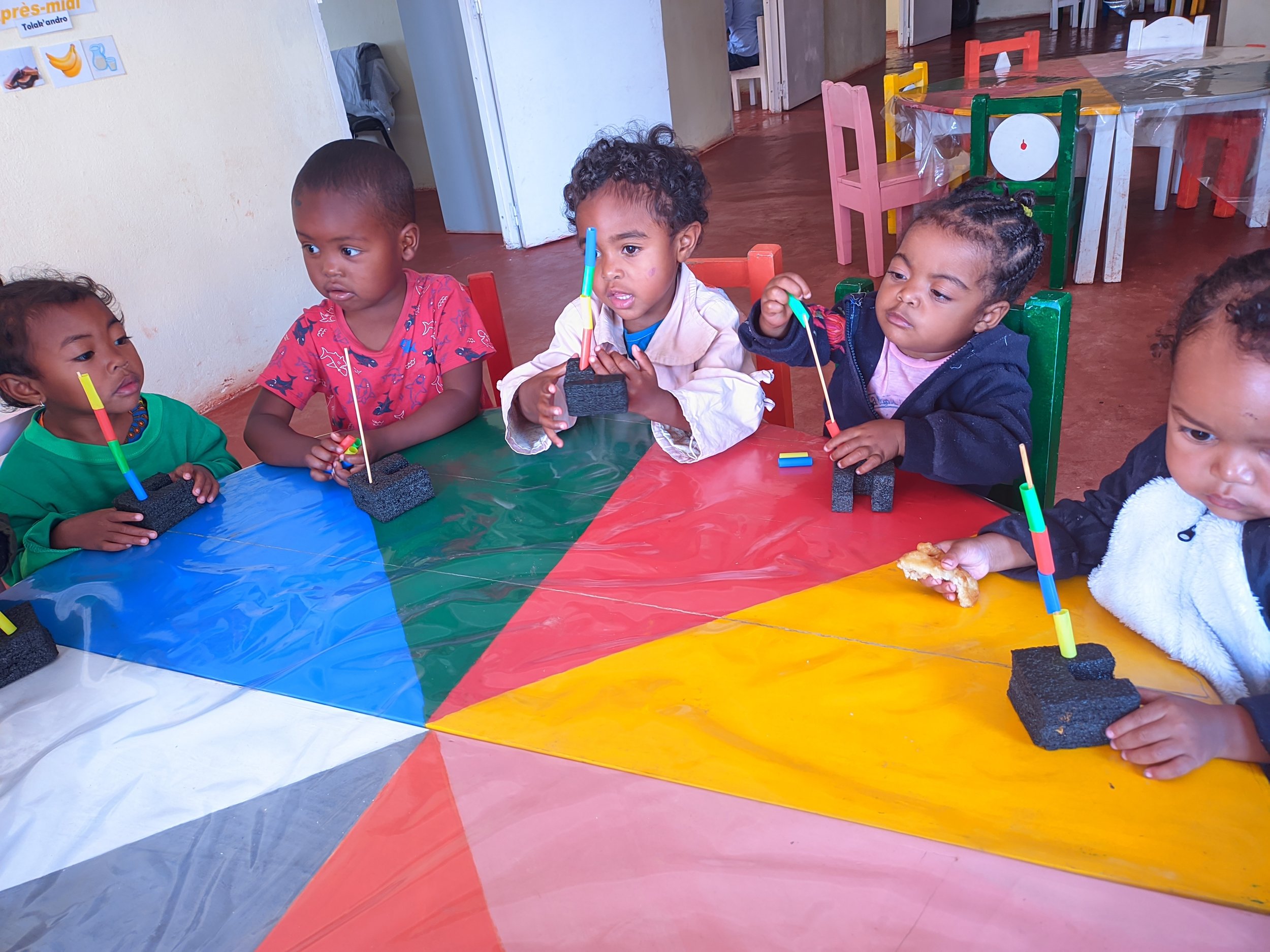 Rigolo Comme La Vie soutient la crèche AKANY Kids à Madagascar