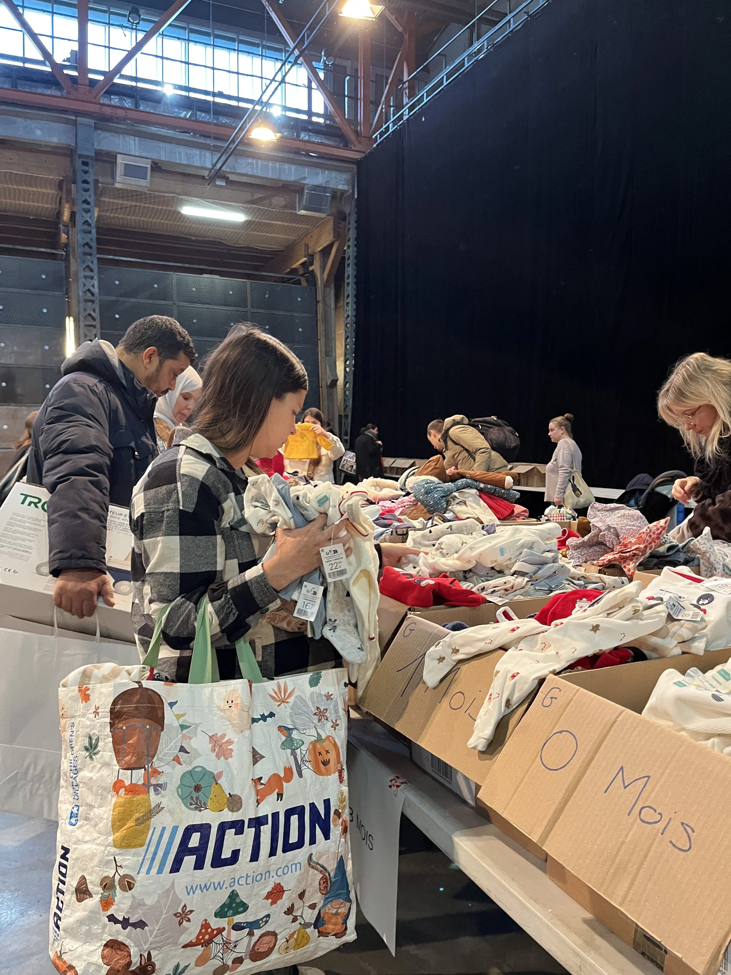 350 familles de Roubaix à la vente Solidaire de La Condition Publique