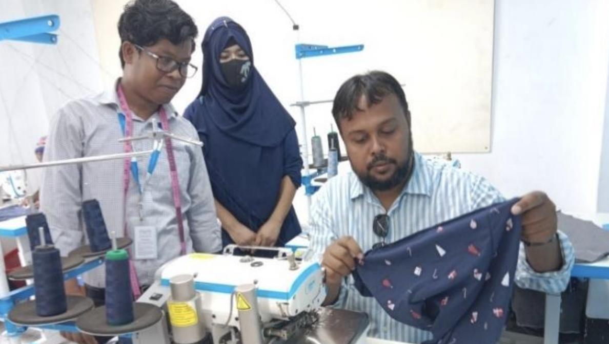 A Dhaka, se former pour gagner en confiance