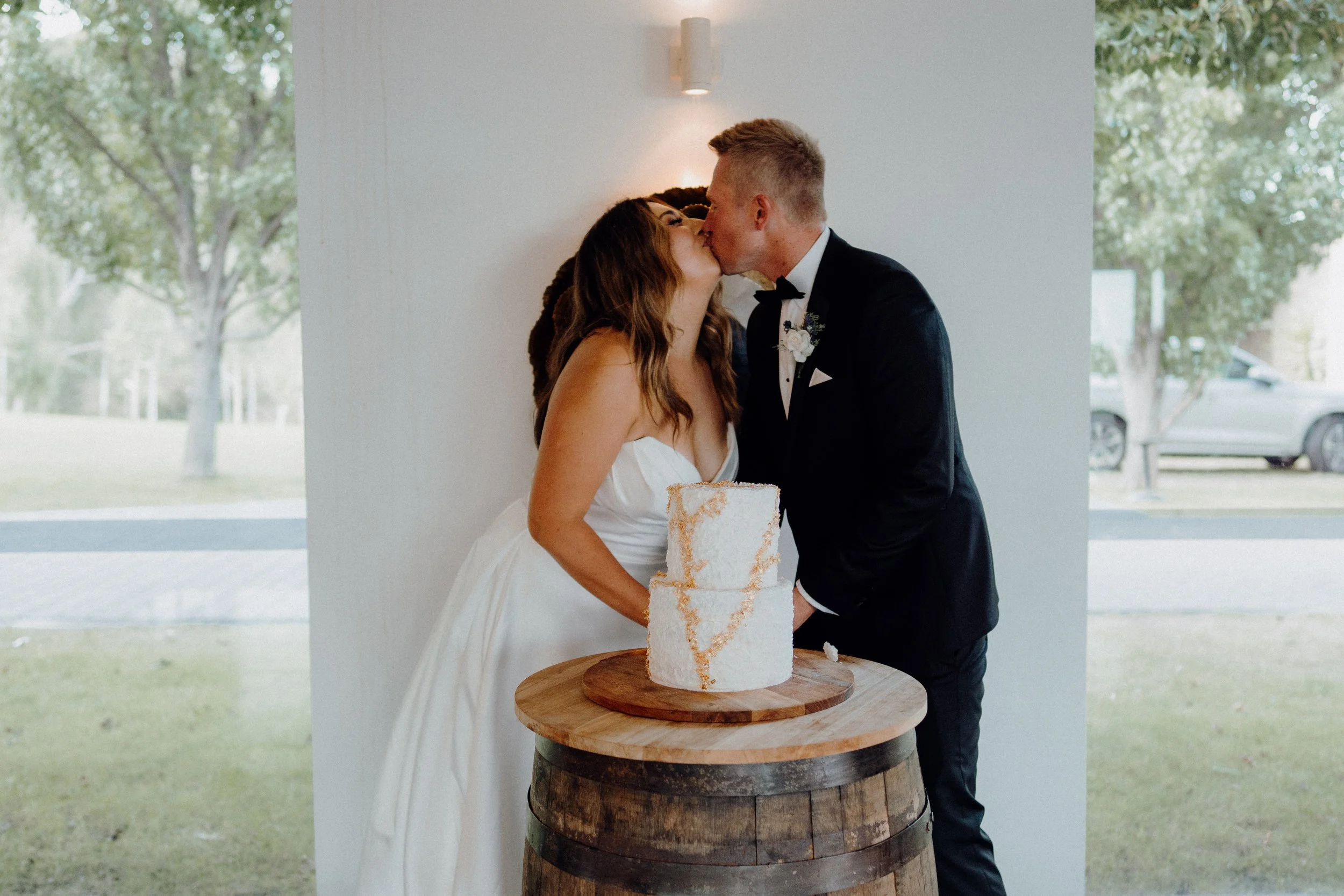 Hobart Wedding Cake Cutting Photography